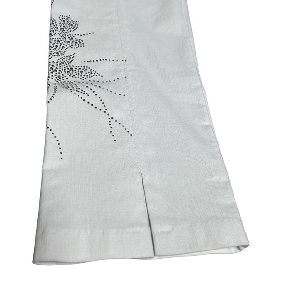 NWOT KAVELI Silver Floral Embellishments Front Slit White Ankle Pants Size 14 - Picture 3 of 16
